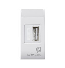Caricatore Usb Tipo A Alimentazione 230V uscita 5V 3A Ave Domus 441082USB3A