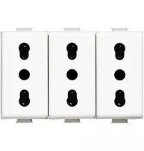 Presa Triplex Bipasso con alveoli protetti Bticino Matix AM5180/3