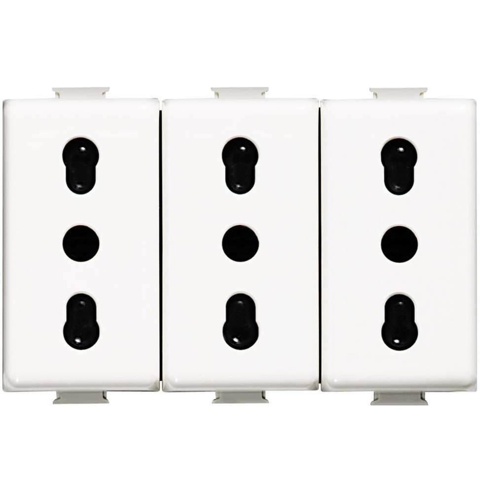 Presa Triplex Bipasso con alveoli protetti Bticino Matix AM5180/3
