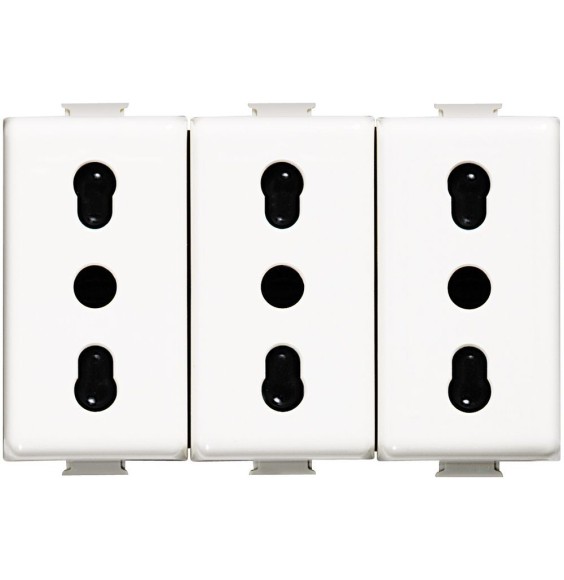 Presa Triplex Bipasso con alveoli protetti Bticino Matix AM5180/3