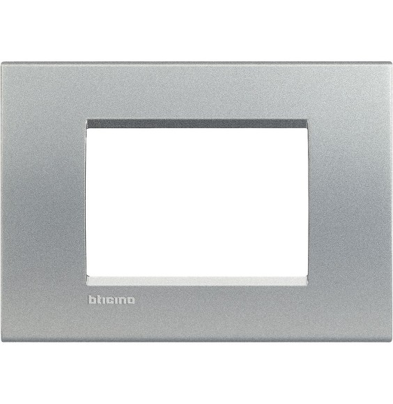 Placca 3 Posti LivingLight Bticino Tech LNA4803TE