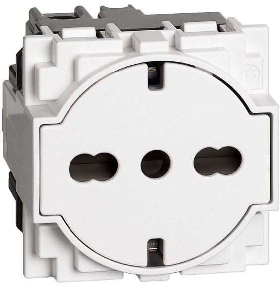 Presa elettrica Living Now Trivalente Flat 16A colore bianco Bticino KW4140A16F