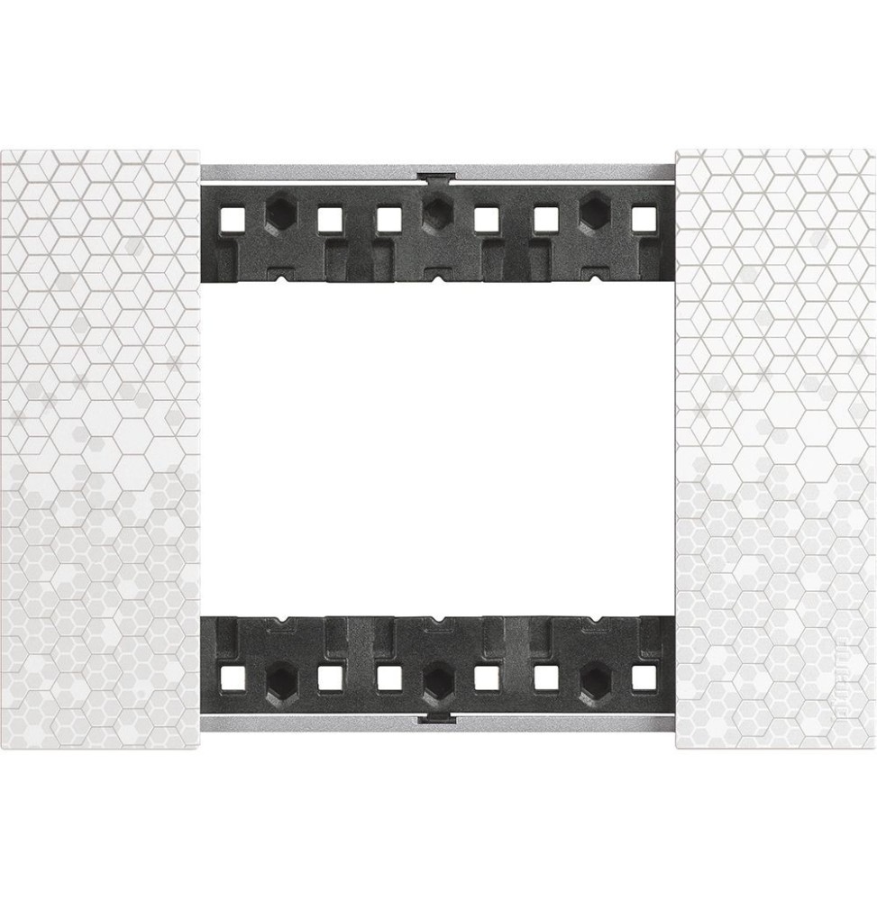 Placca Bticino Living Now Pixel  tre posti Tecnopolimero KA4803MW
