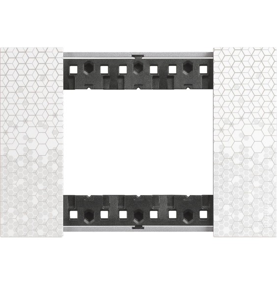 Placca Bticino Living Now Pixel  tre posti Tecnopolimero KA4803MW