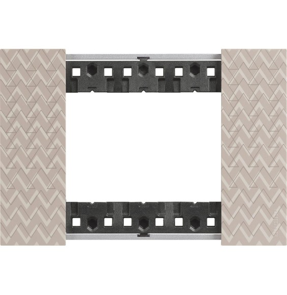 Placca Bticino Living Now Optic tre posti Tecnopolimero KA4803MM