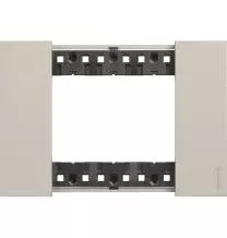 Placca Bticino Living Now Sabbia  tre posti tecnopolimero KA4803KM