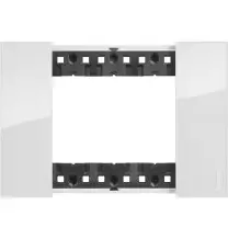 Placca Bticino Living Now Ghiaccio  tre posti tecnopolimero KA4803DW