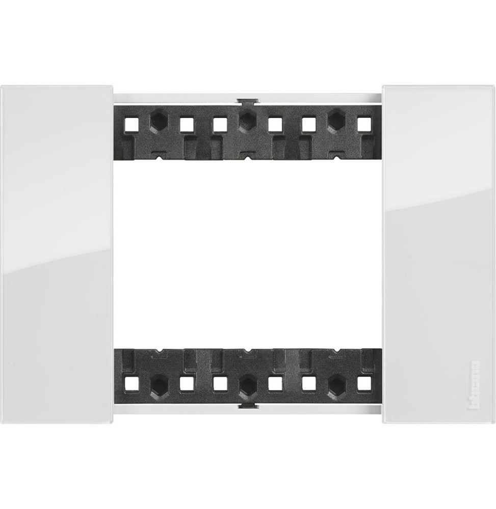 Placca Bticino Living Now Ghiaccio  tre posti tecnopolimero KA4803DW