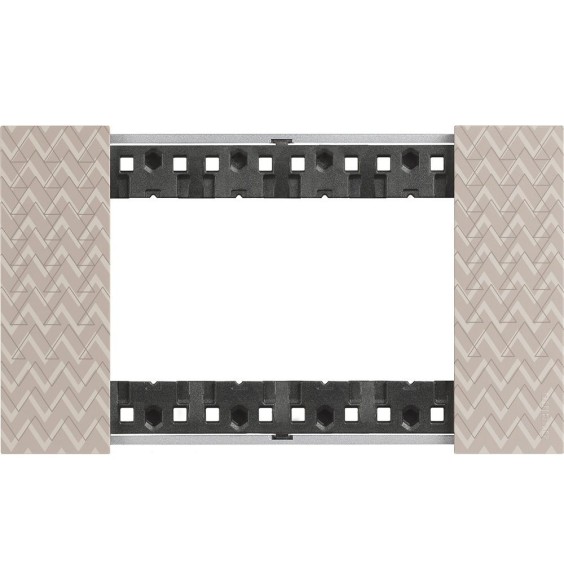 Placca Bticino Living Now Optic  quattro posti Tecnopolimero KA4804MM