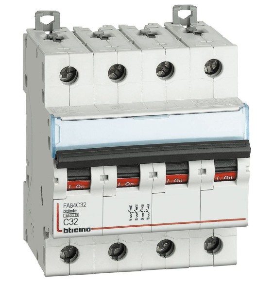 Interruttore magnetotermico Bticino 4 poli FA84C32 4,5 kA 32A