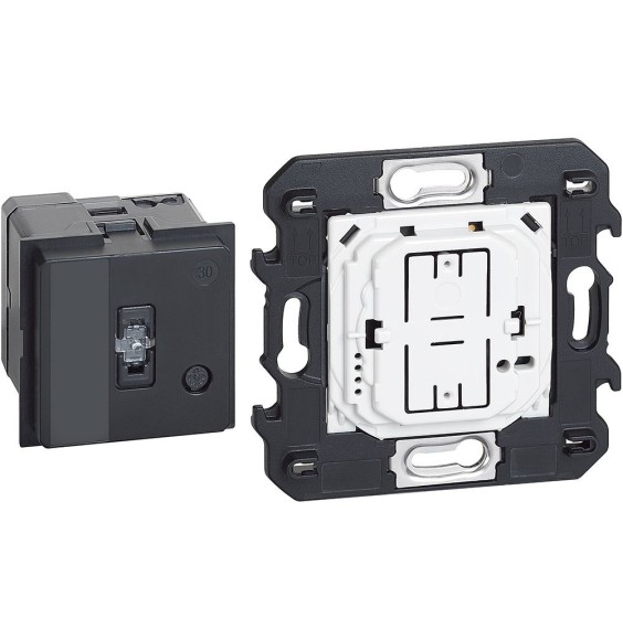 Gateway per il controllo di luci prese e tapparelle Bticino Living Now K4500C