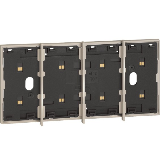 Frame elettrificato per 4 comandi digitali Sabbia Living Now BTicino KM8104