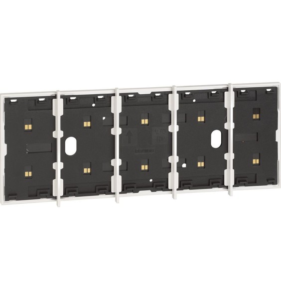Cornice elettrificata con barrette estetiche per 5 comandi BTicino KW8104P1