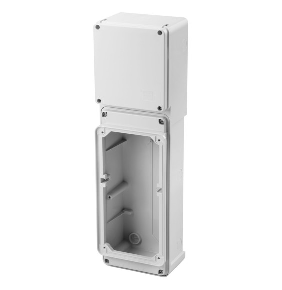 Quadro vuoto per una presa interbloccata verticale 16 o 32A Gewiss GW66690
